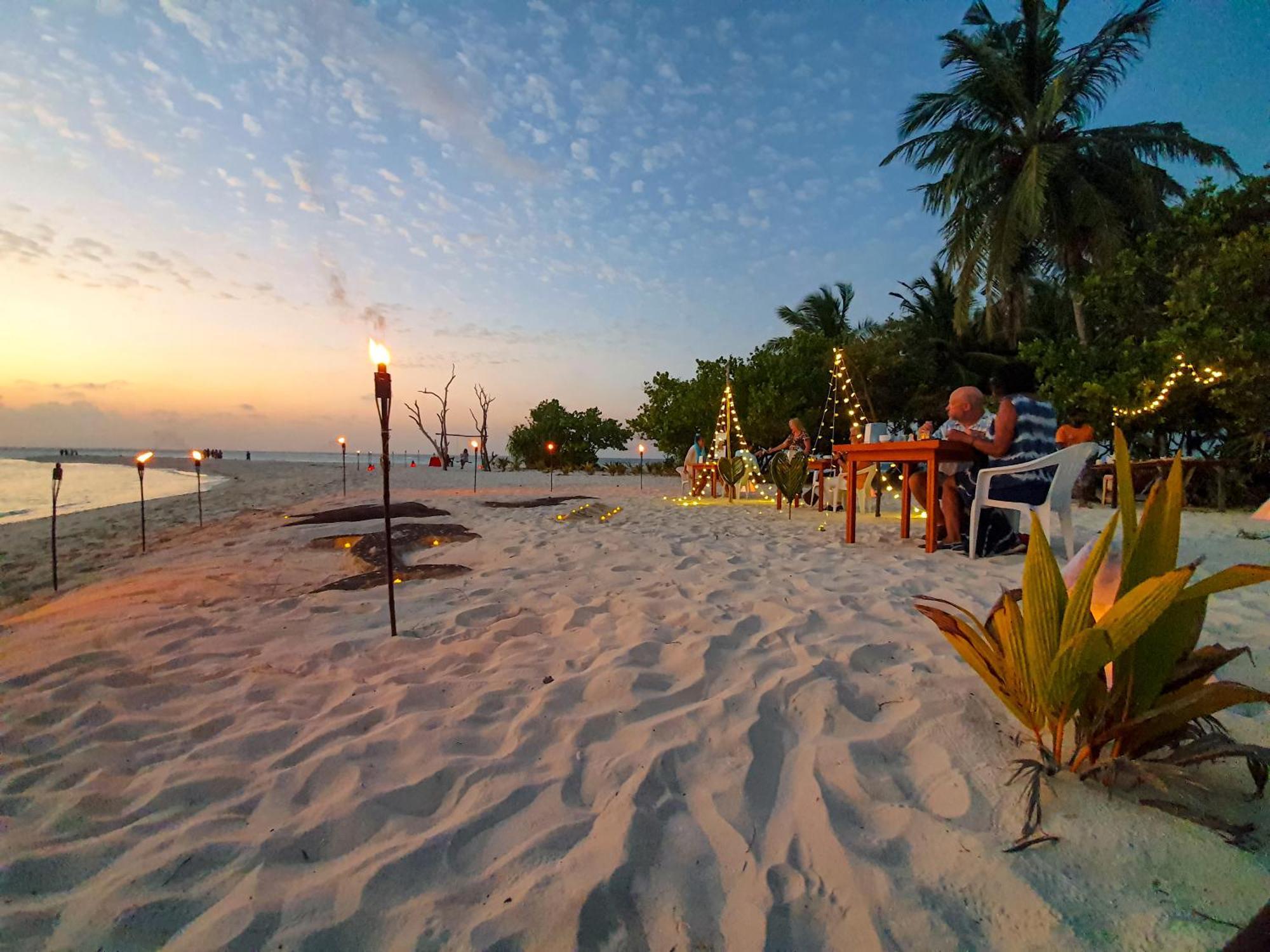 Nemo Inn Omadhoo Exterior foto