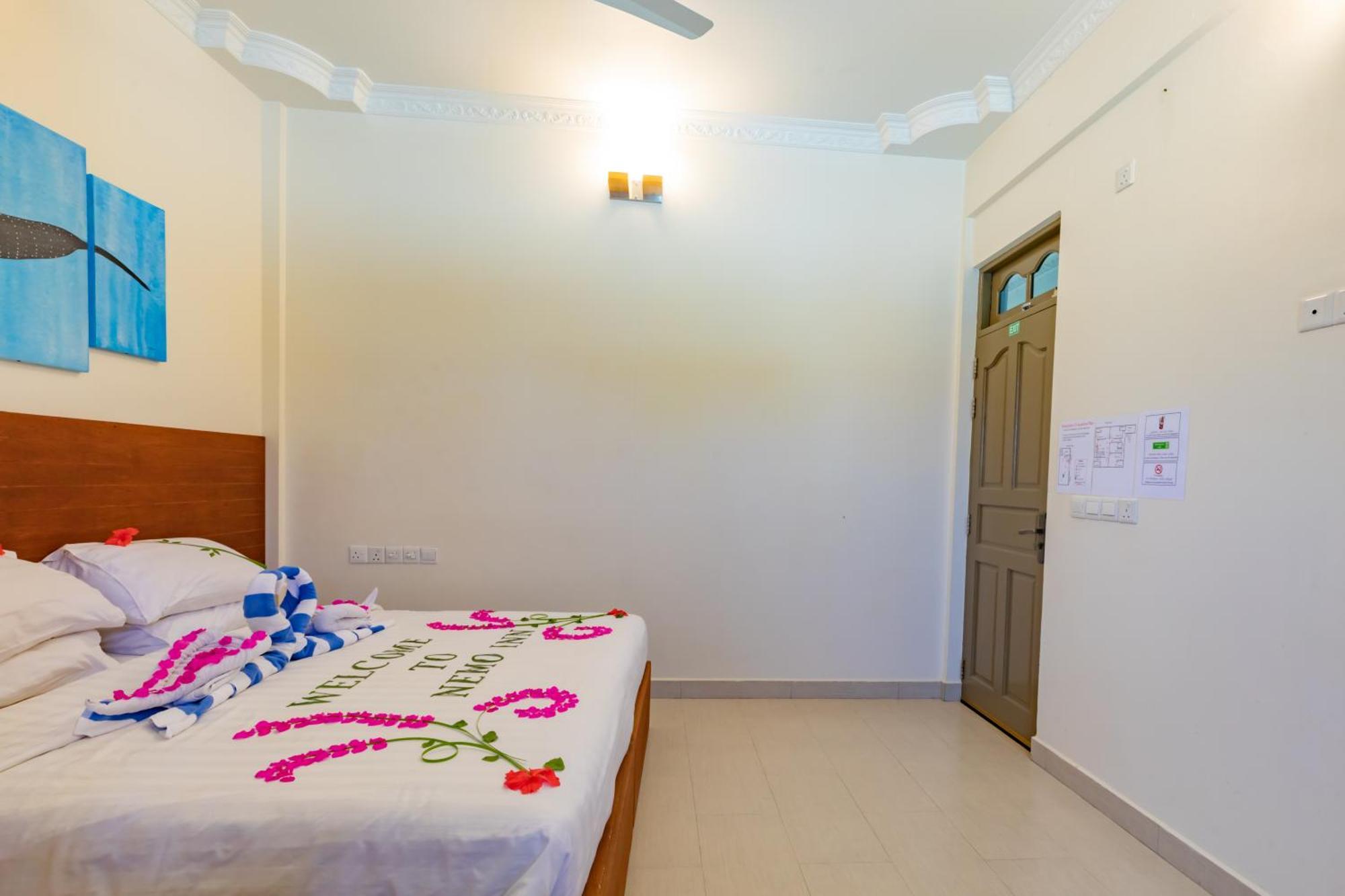Nemo Inn Omadhoo Exterior foto