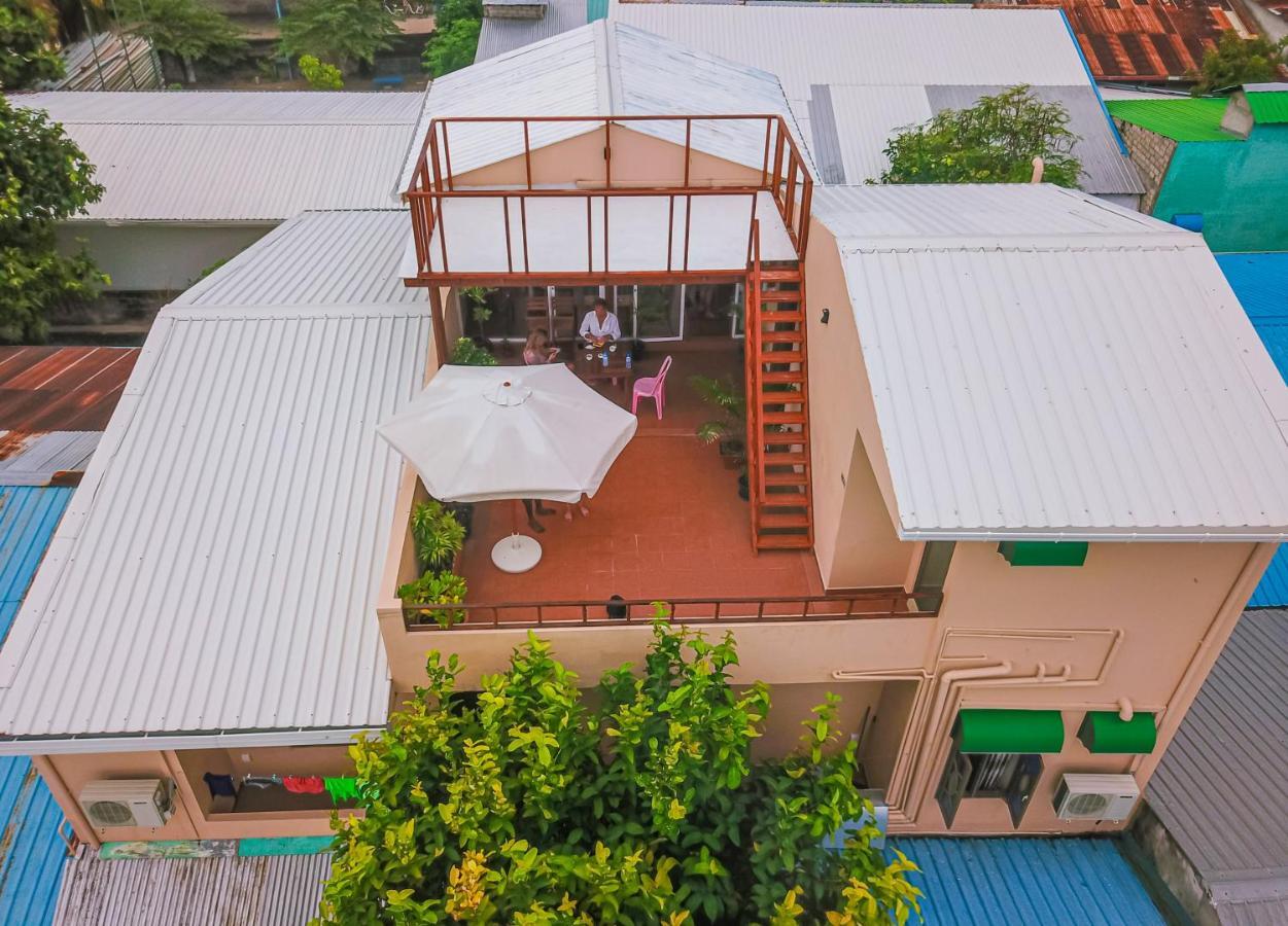 Nemo Inn Omadhoo Exterior foto