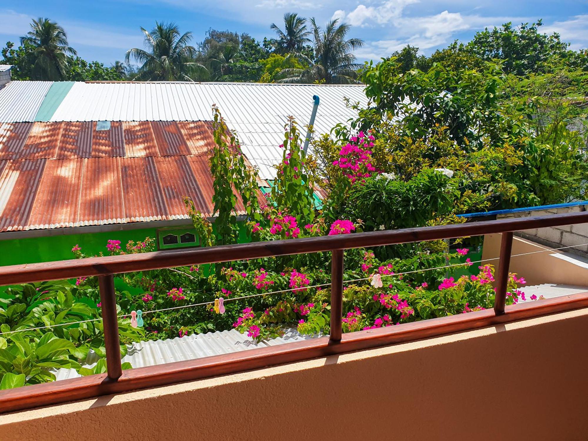 Nemo Inn Omadhoo Exterior foto